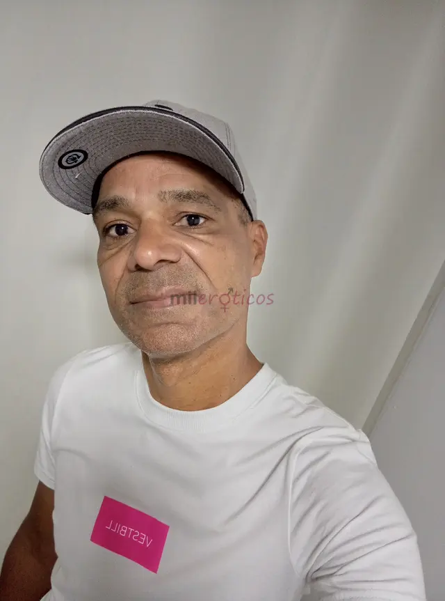 Meu interesse e exclusivamente por mulher solteira ou casada liberada que queira se desconectar da rotina e viver uma aventura leve sem pressoes ou co...