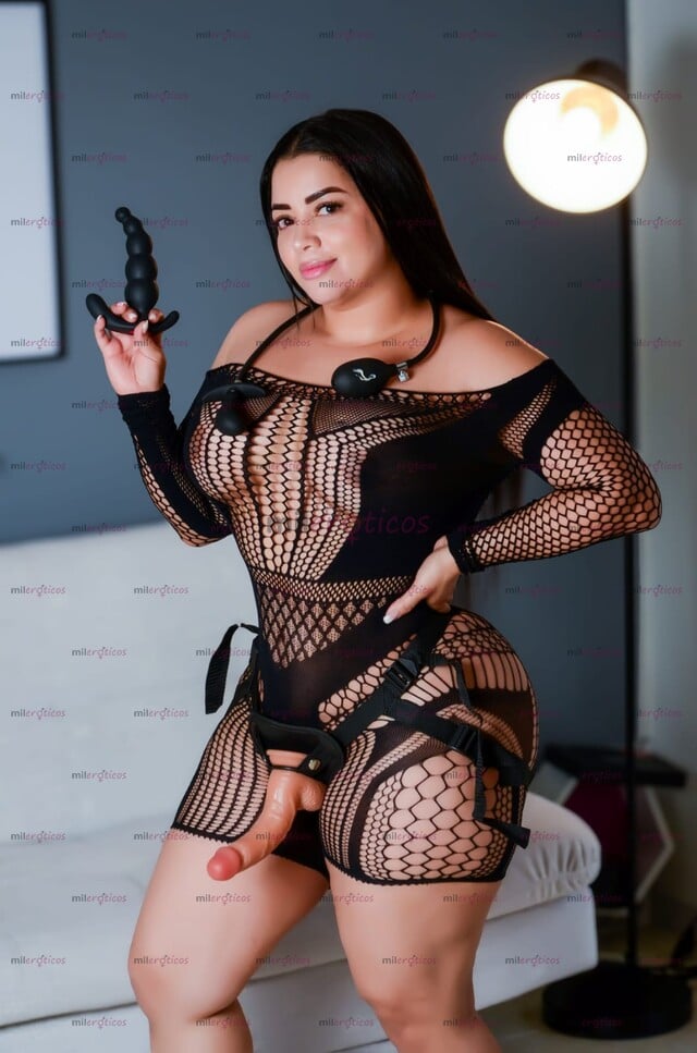 FOTOS DE HOLA SOY LIZZ VEN A DISFRUTAR SOY DE MENTE HABIERTA UNA CHICA CURVY