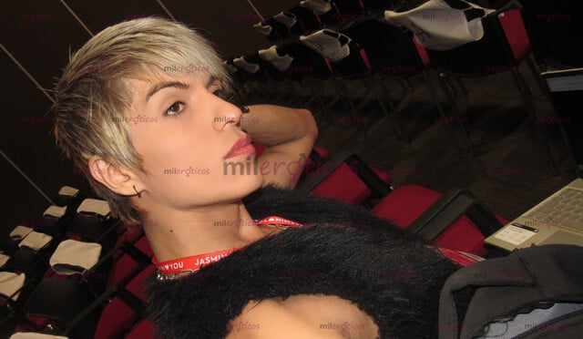 FOTOS DE JOVEN COMPLACIENTE DISPUESTO A DARTE PLACER A CAMBIO DE $ , ENVIAME UN MENSAJE .
