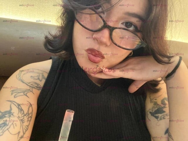 FOTOS DE NUEVA MUJER HERMOSA CON CARA ANGELICAL Y MORBOSA EN CÁMARA