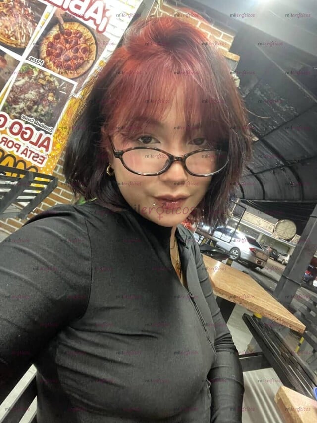 FOTOS DE NUEVA MUJER HERMOSA CON CARA ANGELICAL Y MORBOSA EN CÁMARA