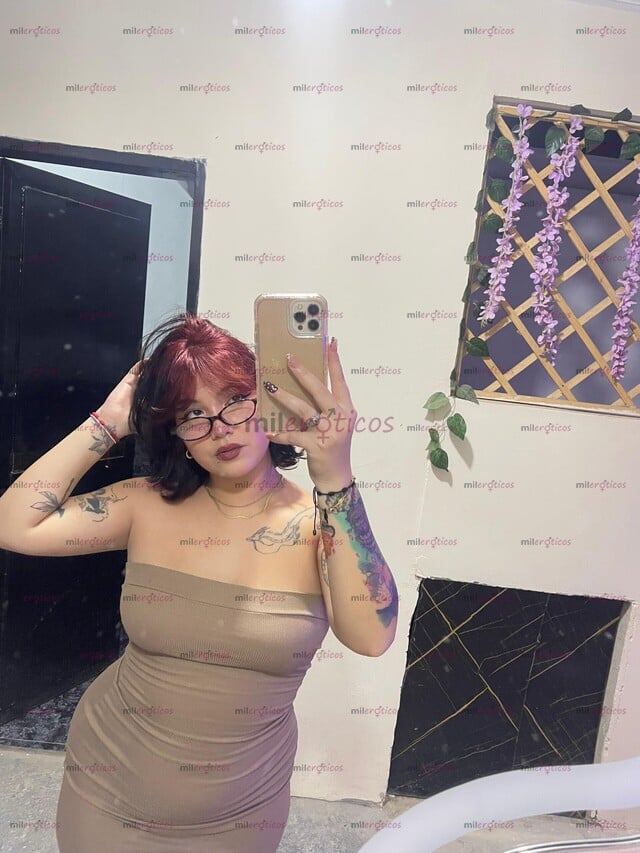 FOTOS DE NUEVA MUJER HERMOSA CON CARA ANGELICAL Y MORBOSA EN CÁMARA