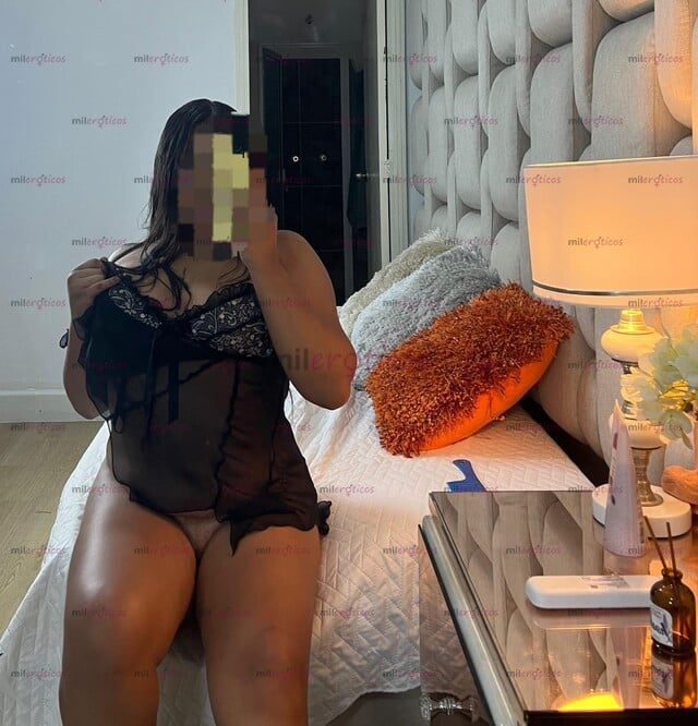 FOTOS DE MORENA CURVI, CULO SEXY VAGINA ESTRECHITA, DELICIOSOS MASAJES ERÓTICOS