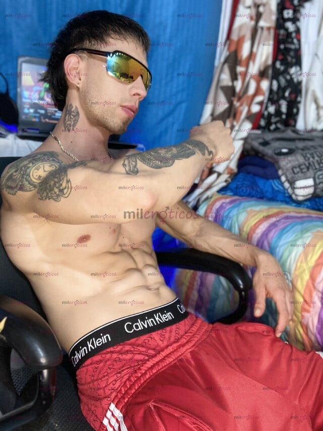 FOTOS DE JOVEN MASCULINO TOTAL DISCRECIÓN Y RESERVA INFO VÍA WAPP