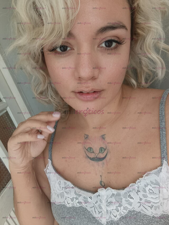 FOTOS DE HERMOSA RUBIA SENSUALIDAY PLACER EN UNA SOLA CHICA SEXY DIVERTIDA Y COMPLACIENTE