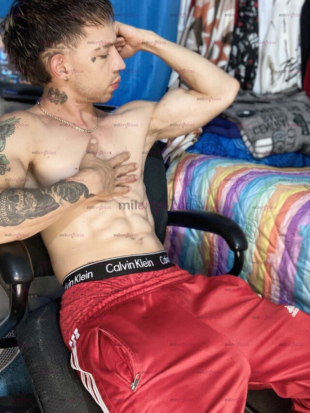 FOTOS DE JOVEN MASCULINO TOTAL DISCRECIÓN Y RESERVA INFO VÍA WAPP