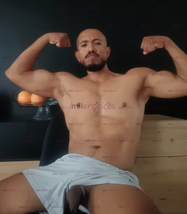 FOTOS DE TIENES HAMBRE DE HOMBRE? VENTE ENTONCES CONMIGO A CONSENTIRTE