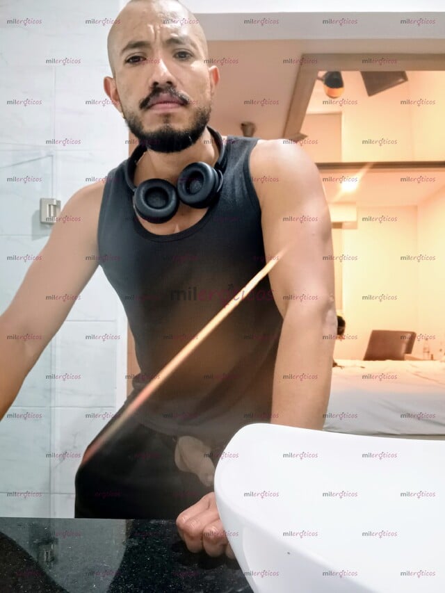 FOTOS DE TIENES HAMBRE DE HOMBRE? VENTE ENTONCES CONMIGO A CONSENTIRTE