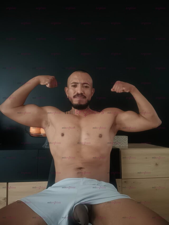 FOTOS DE TIENES HAMBRE DE HOMBRE? VENTE ENTONCES CONMIGO A CONSENTIRTE