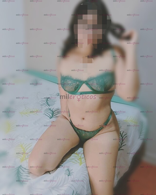 FOTOS DE LAURA CHICA SEXY CON GANAS DE SALTAR ENCIMA DE TU VERGA