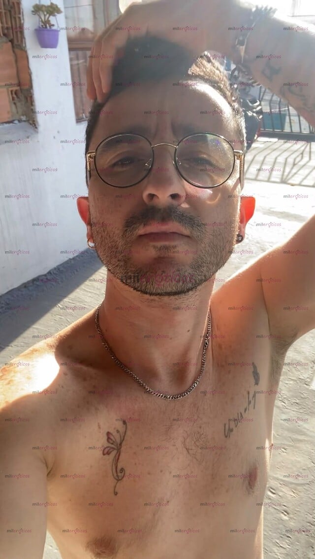 FOTOS DE PEQUEÑO, BLANCO Y DELGADO CUENTO CON SITIO.
