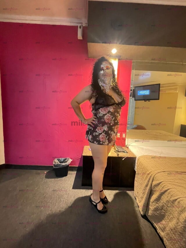 FOTOS DE MODELO SUPER ALTA, FRONDOSA, DE BUEN GUSTO BB, MANDAME WHATSAPP 44422514555