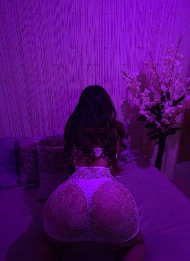 FOTOS DE MIA 19 AÑOS, ALTA Y CON UN CUERPO DE IMPACTO AMOR