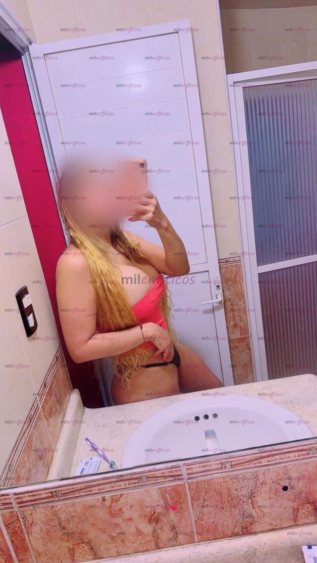 FOTOS DE CON LUGAR PUTITA SEXOSA TE CHUPO LA POLLA Y TE MIRO A LOS OJOS MIENTRAS ME TOCAS