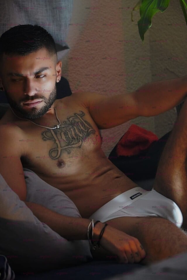 FOTOS DE MAN MUY MORBOSO Y MUY COMPLACIENTE BUENA VERGA LECHERA Y BUEN CULO