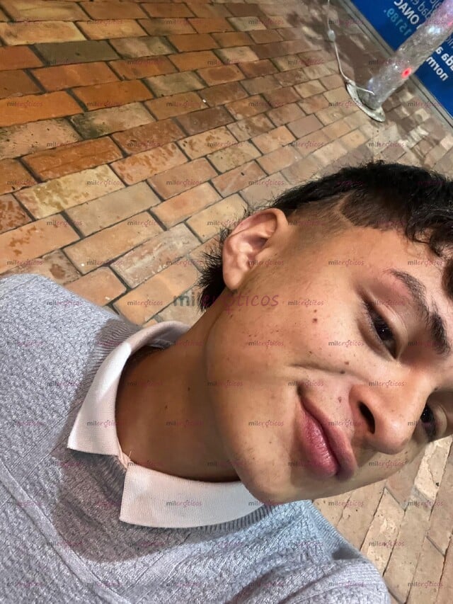 FOTOS DE JOVEN NUEVO EN ZIPA Y DISPUESTO A COMPLACERTE