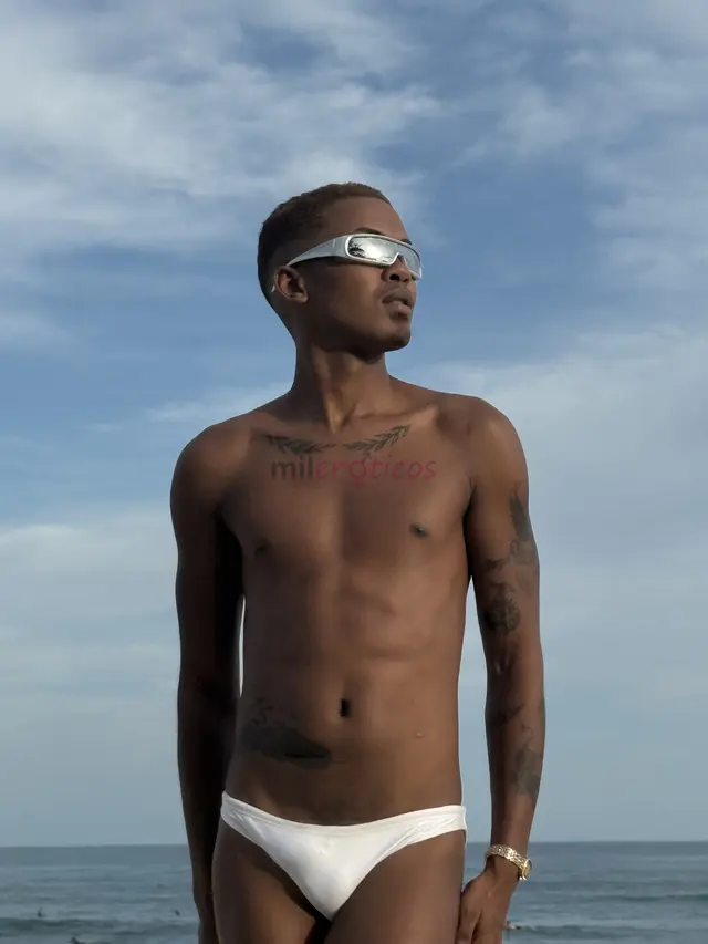 Acompanhante masculino discreto educado e de excelente apresentacao ofereco momentos de companhia conversa lazer e experiencias inesqueciveis para hom...