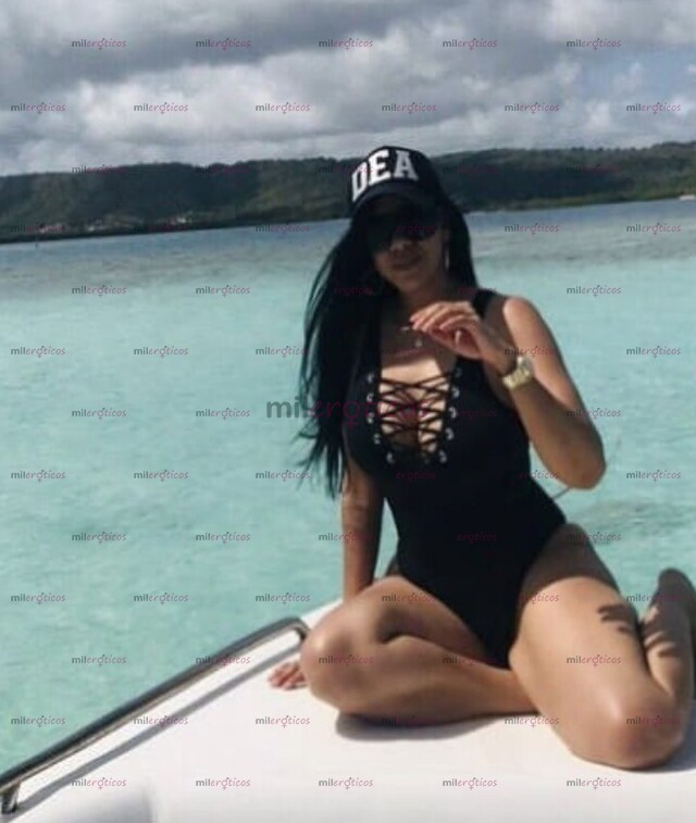 FOTOS DE SOY BABY SELENA 100% NATURAL Y SÚPER SENSUAL SEXY Y DEVORADORA EN LA CAMA