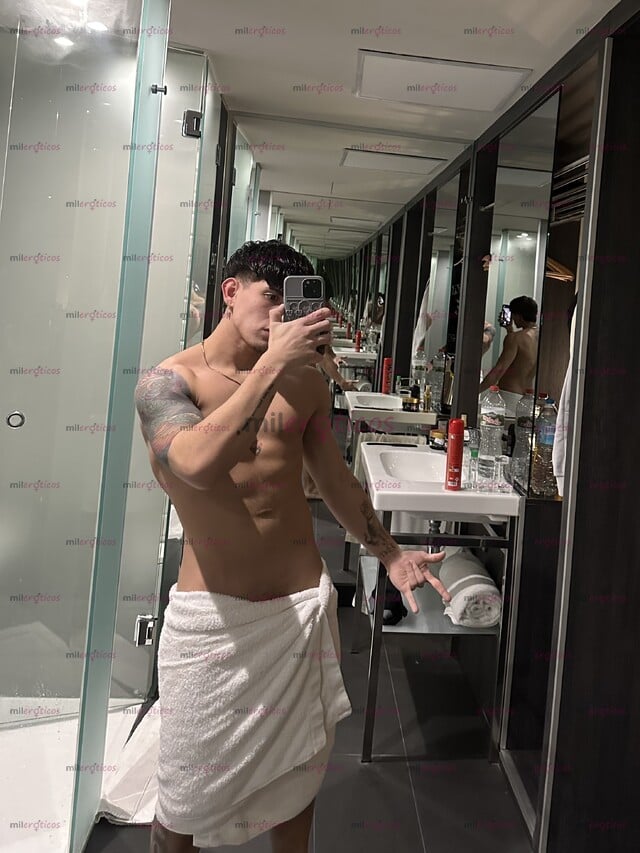 FOTOS DE JOVEN DEPORTISTA MASCULINO, POLLA GRUESA Y GRANDE, MORBOSO