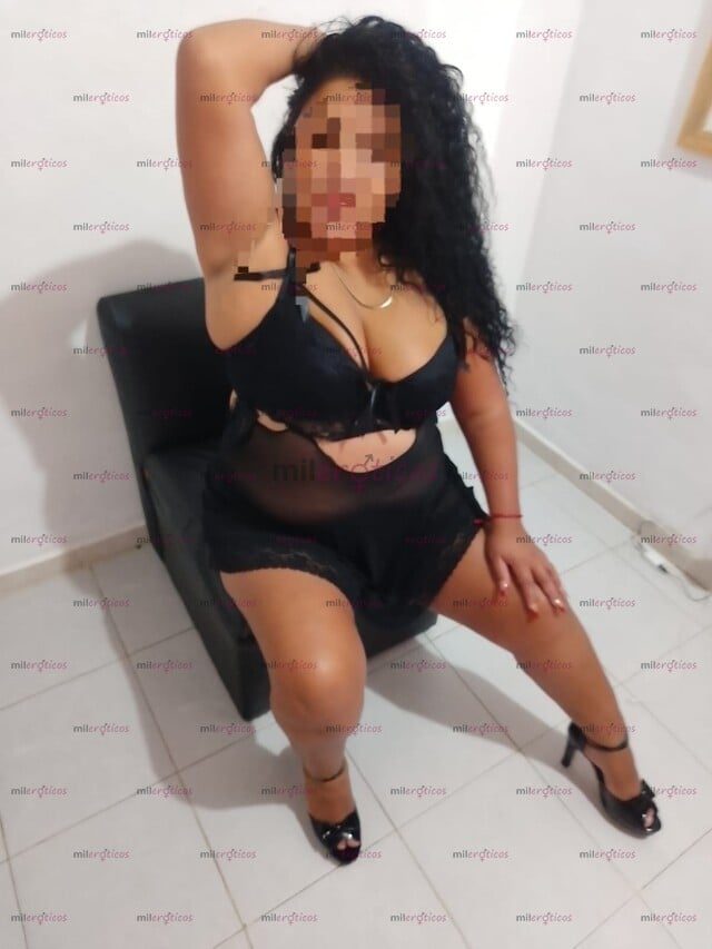 FOTOS DE JENIFER UNA CHICA CURVY LINDA COQUETA ALEGRE NUEVA