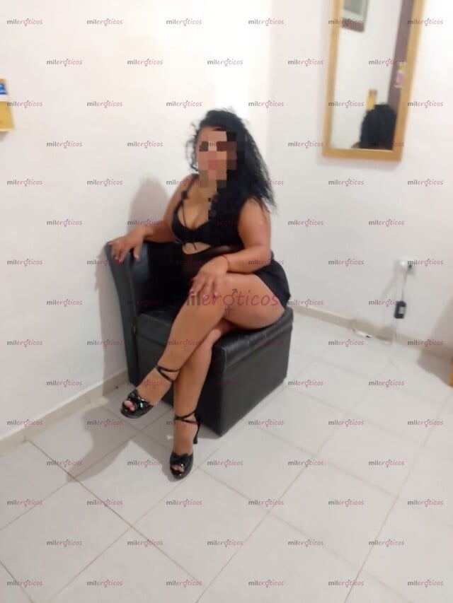 FOTOS DE JENIFER UNA CHICA CURVY LINDA COQUETA ALEGRE NUEVA