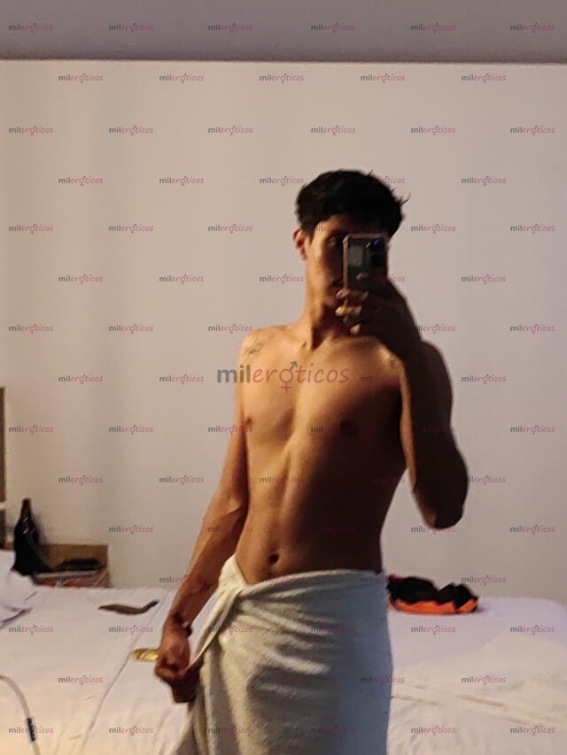 FOTOS DE JOVEN ENERGÉTICO SEXY Y CALIENTE EN ESPERA DE SALIR A SATISFACER