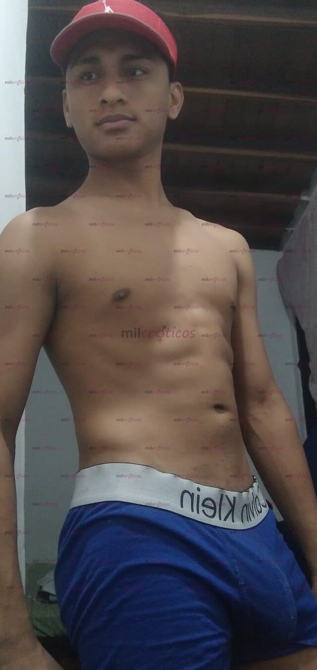 FOTOS DE JOVEN UNIVERSITARIO VERSATIL PARA JUGAR CONTIGO