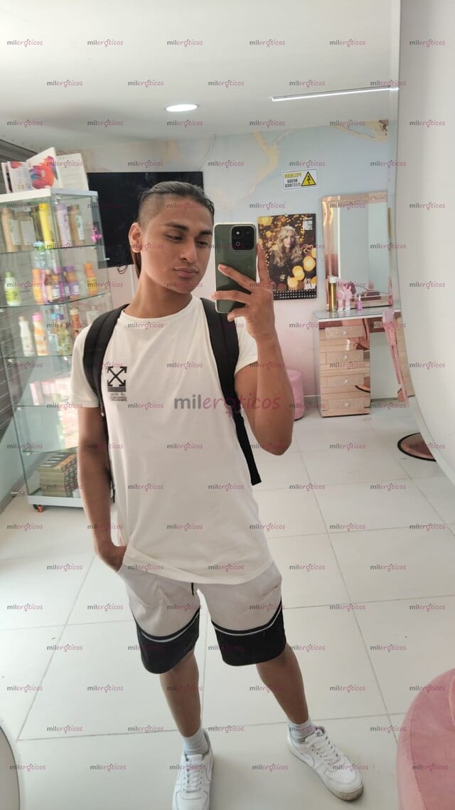 FOTOS DE JOVEN UNIVERSITARIO VERSATIL PARA JUGAR CONTIGO