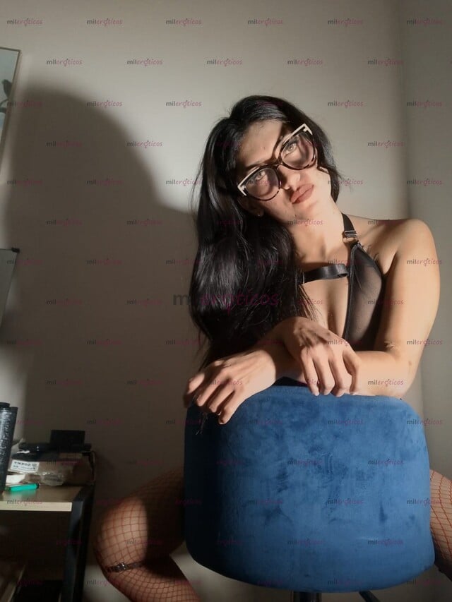 FOTOS DE HOLA PAPI SOY LISA CON GANAS DE PORTARME MUY MUY MAL, Y CUMPLIR TUS FANTASÍAS...