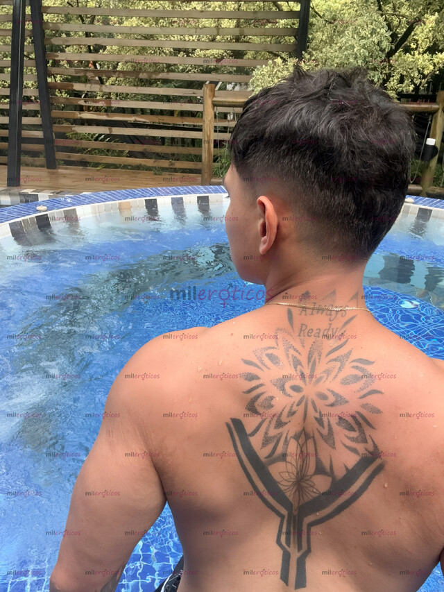 FOTOS DE GIGOLÓ LATINO DE OJOS CLAROS EXPERIENCIA Y PLACER GARANTIZADO