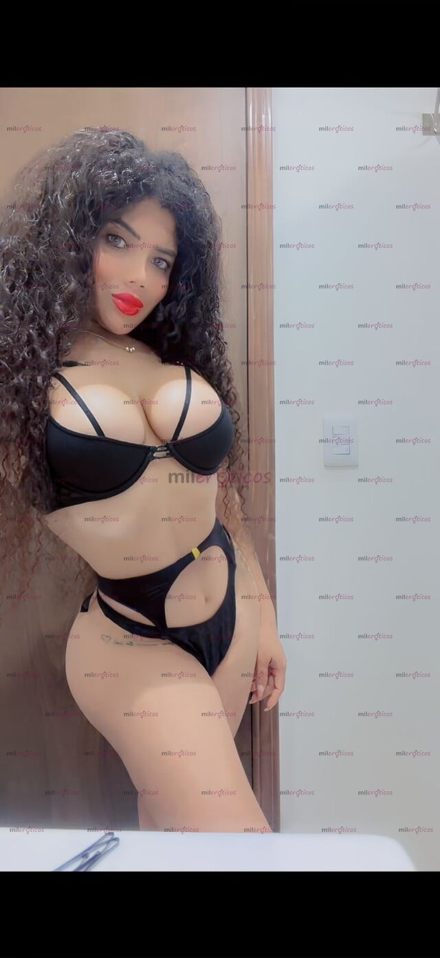 FOTOS DE MUÑEQUITA NALGONA PELINEGRA, ROSTRO HERMOSO Y CURVAS DE IMPACTO