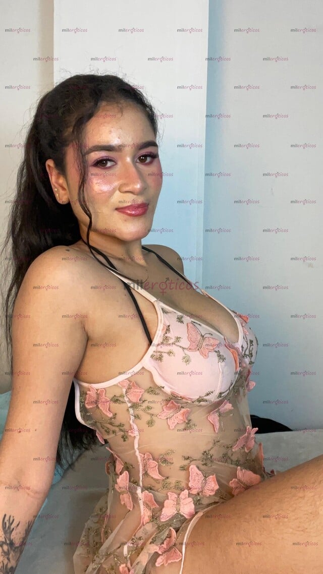 FOTOS DE TETONA Y CULONA RICA Y COMPLACIENTE JOVEN DESDE 50 FETICHES Y SQUIRT