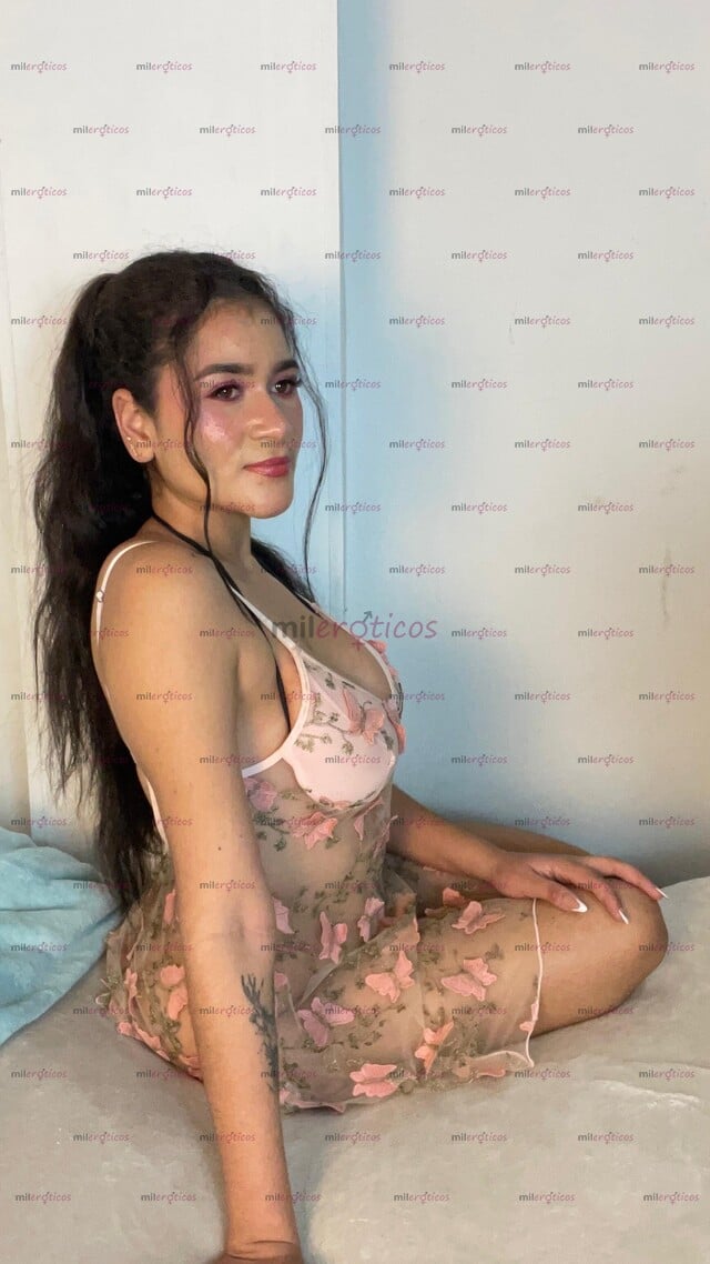 FOTOS DE TETONA Y CULONA RICA Y COMPLACIENTE JOVEN DESDE 50 FETICHES Y SQUIRT