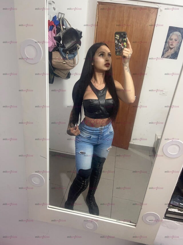 FOTOS DE ISABELLA GARCÍA TATUADA DELGADA COMPLACIENTE EDUCADA DISCRETA