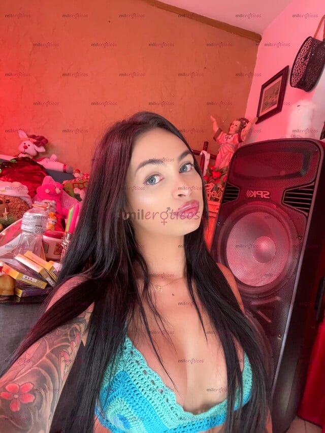 FOTOS DE ISABELLA GARCÍA TATUADA DELGADA COMPLACIENTE EDUCADA DISCRETA