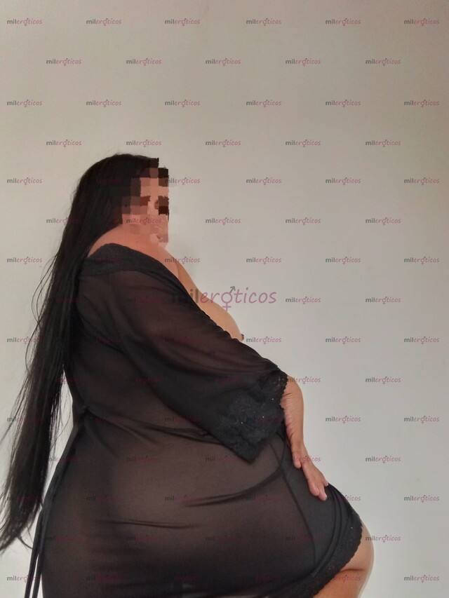 FOTOS DE SEXY, EXCITANTE Y JOVENCITA CON PIEL MORENA Y VAGINA APRETADITA