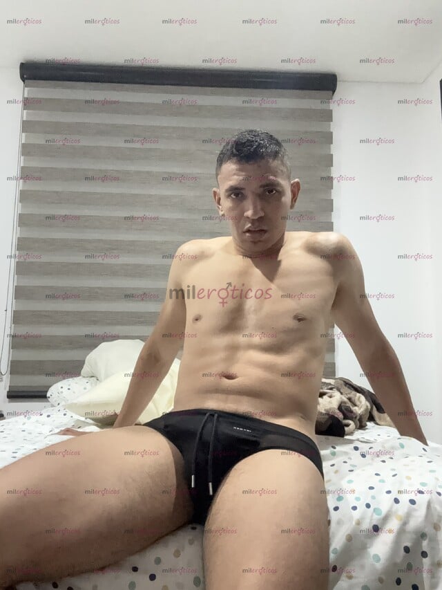 FOTOS DE ARRECHO CALIENTE VERSATIL 180 TRIGUEÑO MUY COMPLACIENTE