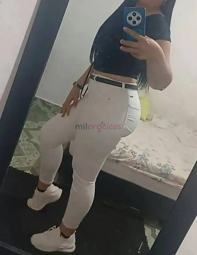 Soy alta pelo negro ojos negros piernona con nalgas muy bellas mis senos son pequenos pero deseables soy una mujer muy atractiva me pruebas y no kiere...