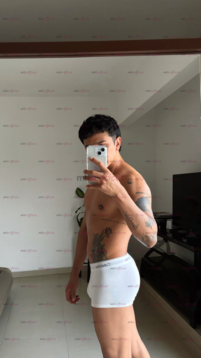 FOTOS DE VATO NALGÓN TATUADO PASIVO Y AGUANTADOR