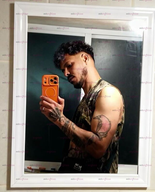 FOTOS DE CHICO LATINO DISPUESTO A COMPLACER TODAS TUS NECESIDADES