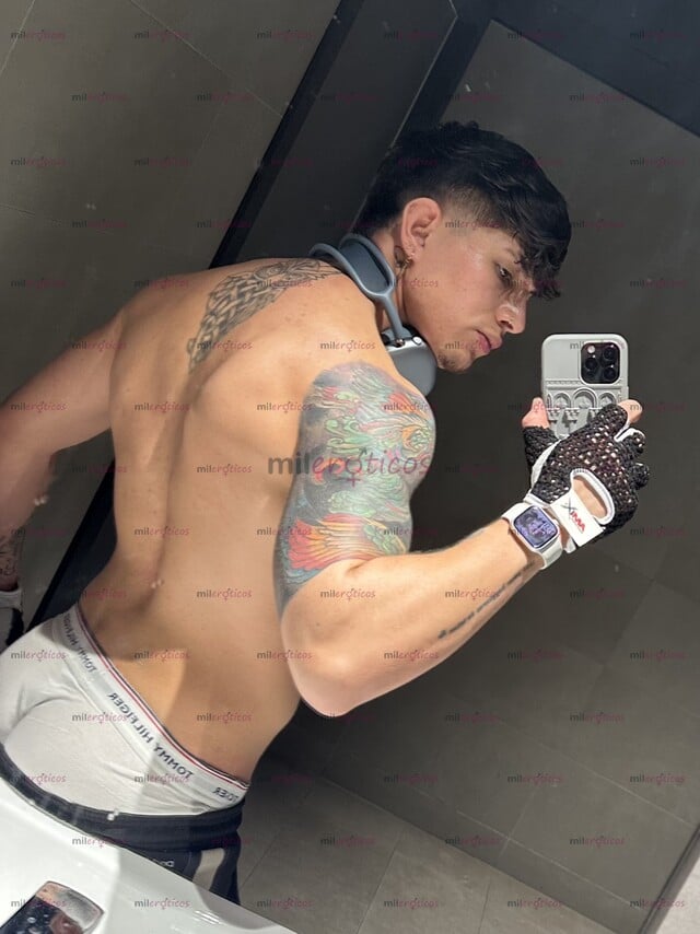 FOTOS DE DISPONIBLE JOVEN MASCULINO DOTADO MORBOSO, CON EL EQUIPO COMPLETO DE PLACER
