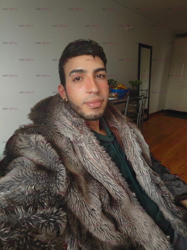 FOTOS DE BISEXUAL ALTO, SERIO, DOTADO DISPONIBLE PARAA DARTE PLACER
