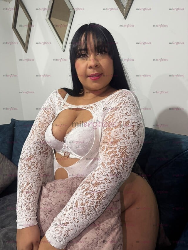 FOTOS DE GRANDE APOTEÓSICA VANESA CON UN CULO GIGANTE PARA QUE LO DISFRUTES...