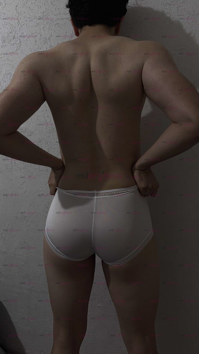 FOTOS DE JOVEN CALIENTE LISTO PARA CUMPLIR TUS FANTASÍAS