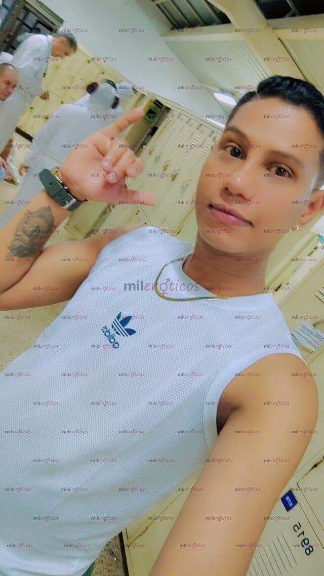 FOTOS DE CHICO EN LA CIUDAD DE MEDELLÍN DISPUESTO A COMPLACERTE Y LLENARTE DE PLACER