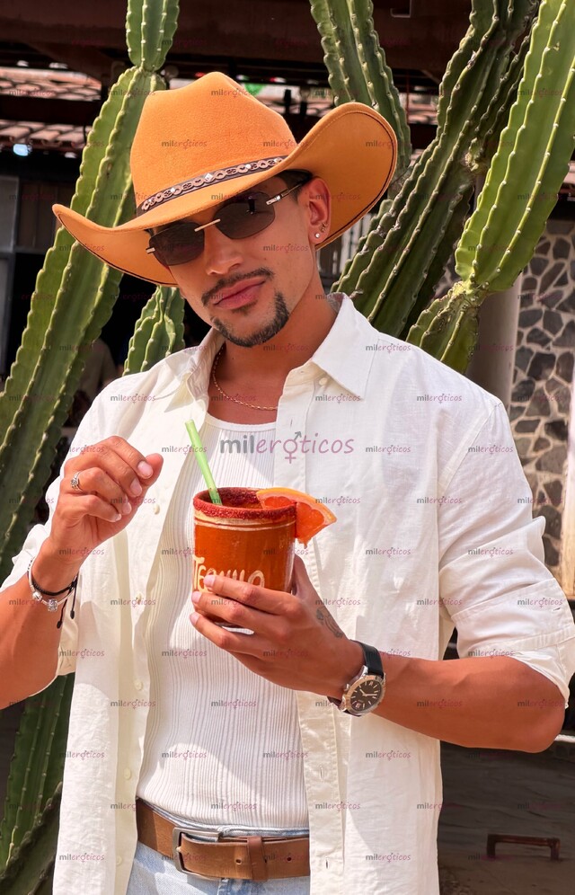 FOTOS DE MACHO COLOMBIANO LECHERO. ACTIVO COMPLACIENTE Y DIVERTIDO.