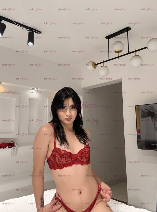 FOTOS DE SOFIA, CHICA DIVERTIDA, CALIENTE MENTE ABIERTA MORBOSA Y JUGUETONA