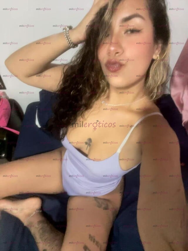 FOTOS DE HERMOSA MORENITA DE OJOS VERDES DELICIOSA DE 23 AÑOS Y MUY ARRECHA PARA TI
