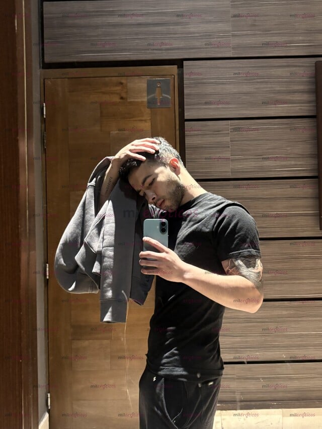 FOTOS DE JOVEN DISPUESTO PARA HACERTE UN MASAJE Y PASARLA BIEN UN RATO!