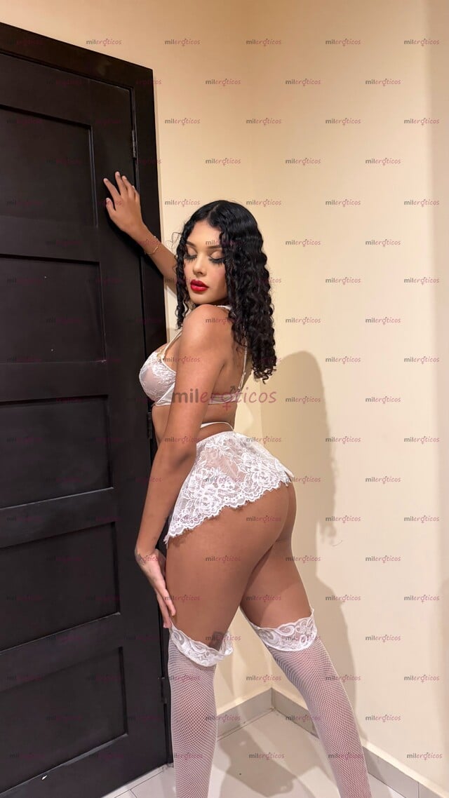 FOTOS DE TU CHINITA FAV, CON UN CULOTE RICO Y NATURAL